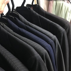 メンズ上下スーツ15着(うち未使用1着)  3,000円の画像