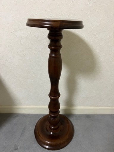 花瓶などを置く台