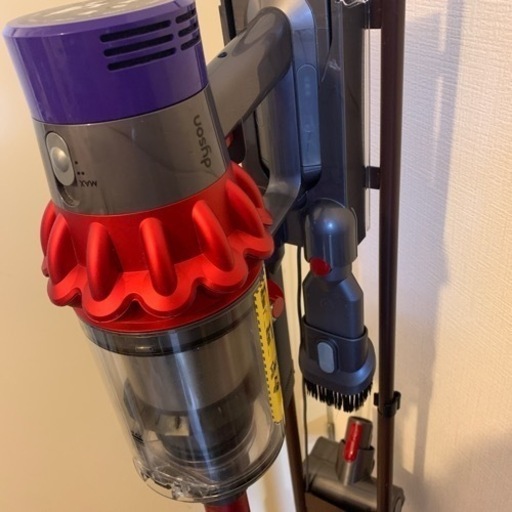 □dyson cyclone v10 fluffy+ ロングパイプ□赤メタリック - メルカリ Dyson cyclone v10 fluffy＋メタリックピンク中古再生品