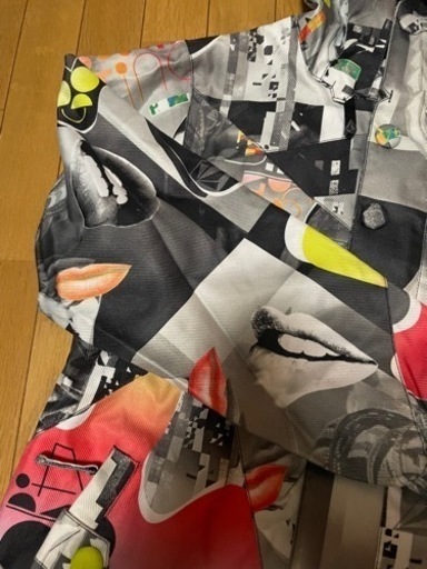 【半額以下】VOLCOM スノーボードウェア