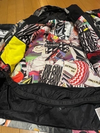 【半額以下】VOLCOM スノーボードウェア