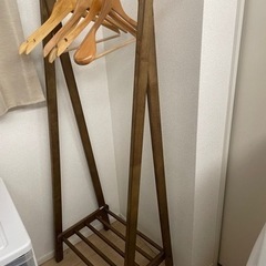 洋服ラックの画像