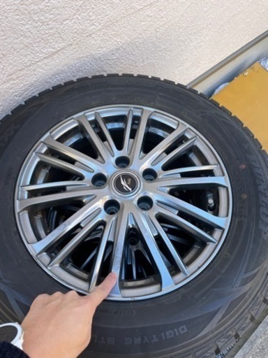 スタッドレスタイヤ　215/65R16