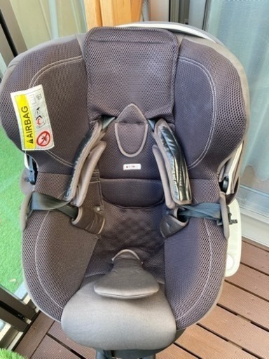 チャイルドシート　エールべべクルット4iグランス