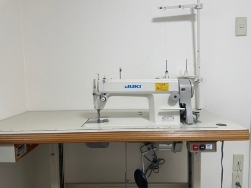 JUKI 工業用　ミシン　一本縫い　テーブル付き