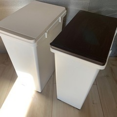 【取引終了】プラスチックゴミ箱　30Lほど　茶色　1個　引き取り優先(1/7までの画像