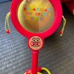 値下げしました！　アンパンマンのぬいぐるみ（約35センチ）　でんでん太鼓つけます。の画像