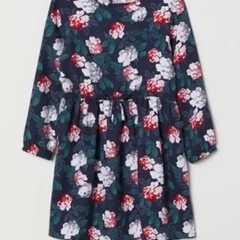 【新品未使用】H&M  ビスコースワンピース⭐️130 女の子の画像