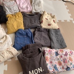 85〜90サイズ　女児冬服の画像
