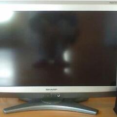 SHARP液晶ﾃﾚﾋﾞ2台、ﾘﾓｺﾝは1台で2台操作可能(ｽﾏﾎやﾀﾌﾞﾚｯﾄと物々交換可能)の画像