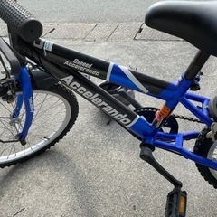 お話中)子供自転車　20インチ　6段ギア付き　ヘルメットおまけの画像