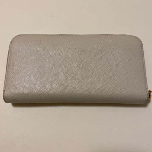 PRADA長財布