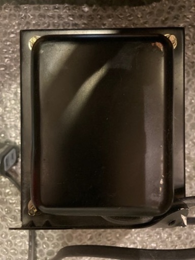 変圧器１５００／２２０〜２４０V