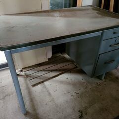 事務机あげます