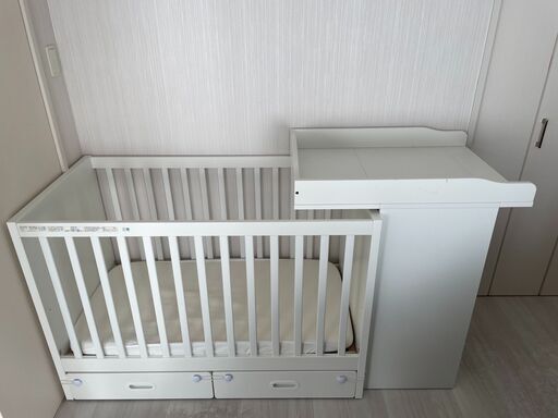 【受付終了】IKEA　ベビーベッド(マットレスつき)＋おむつ替え台セット(1/20−21にピックアップ)