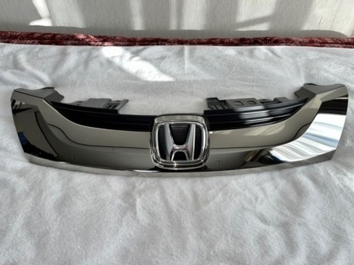 （商談中）【新品】純正フロントグリル新車外し（オデッセイ アブソルート 前期 RC1）