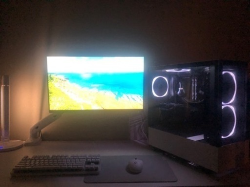 自作パソコンとモニター、キーボード、マウスセット