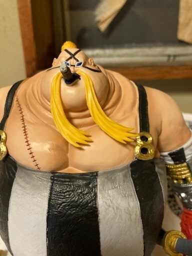 ワンピース一番くじ　Ｂ賞　クィーン　箱無し