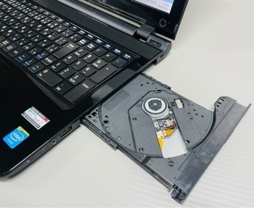 配送可！　年賀状　Windows11搭載　NEC製ノートパソコンLaVie　カメラ、Bluetooth、ACアダプター付属