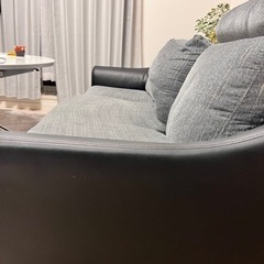 美品、一年半前に6万円で購入した3人掛けソファの画像