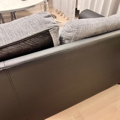 美品、一年半前に6万円で購入した3人掛けソファの画像