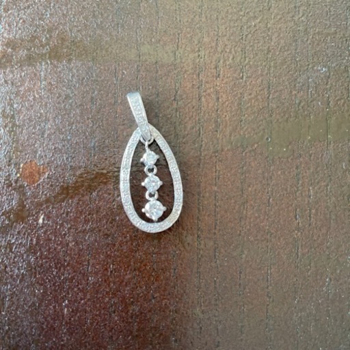 ペンダントトップ