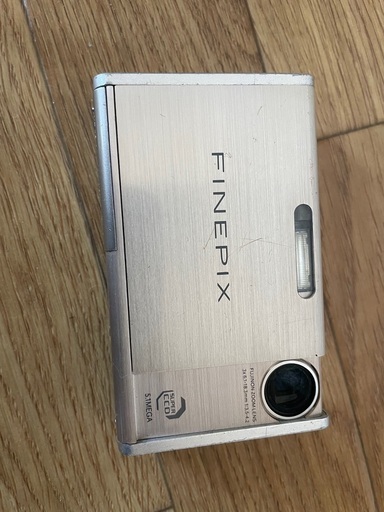 デジカメ　充電器あり