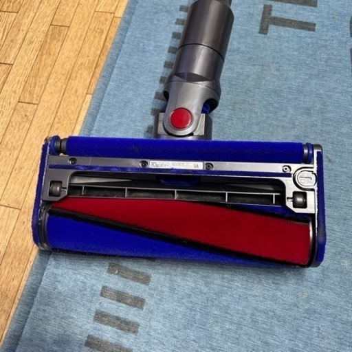 ダイソンSV10コードレスクリーナースタンド付き