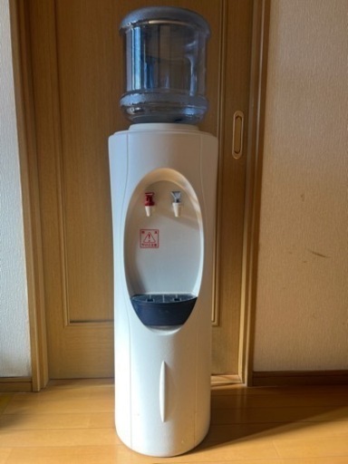 ペットボトルの水など充填出来るウォーターサーバー