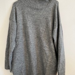 GU レディース　ロングセーターの画像