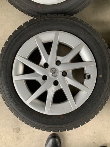 取来人トヨタ　純正　プリウスアルファのホイールとスタッドレスセット　タイヤはおまけ　205/60r16 IG30 