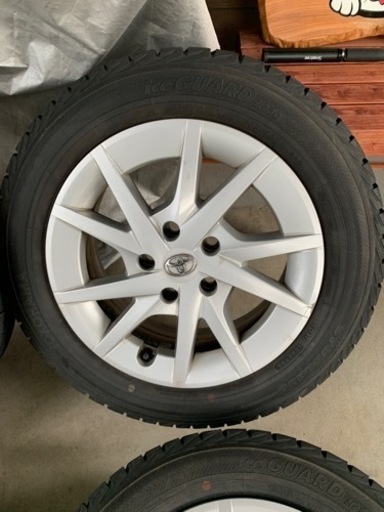 取来人トヨタ　純正　プリウスアルファのホイールとスタッドレスセット　タイヤはおまけ　205/60r16 IG30 