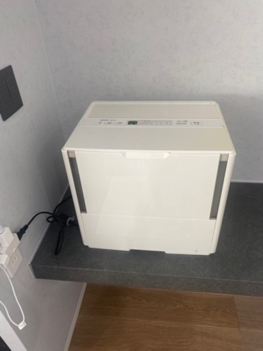 【取引完了】中古　加湿器　大容量　気化式　ダイニチ　HD-151 ホワイト
