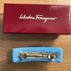 値下げ【箱付き】フェラガモ　バレッタ　の画像