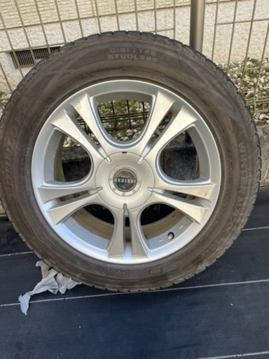 スタッドレスタイヤ　215/60R17