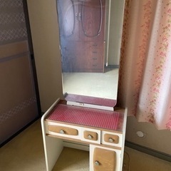レトロ　化粧台の画像