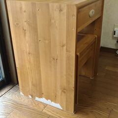 ドレッサーテーブル・チェアセット（木製、鏡付き、椅子あり）の画像