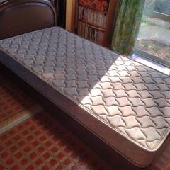 シングルサイズのベッドフレームとマットレスのセット「フランスベッド」