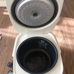 炊飯器　アイリスオーヤマ　5号炊きの画像