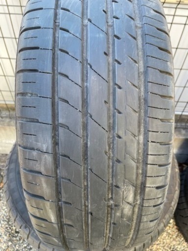 【バリ溝】ダンロップ　夏タイヤ　225/50R18 4本セット