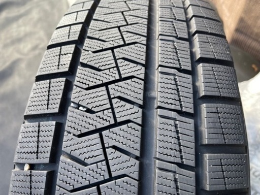 スタッドレスタイヤ　マツダ　CX-5使用　225/65/R17 PIRELLI   使用少々！