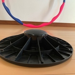ダイエットフラフープとバランスボードの画像