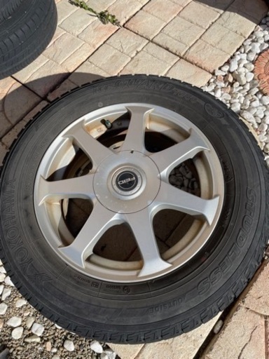 スタッドレスタイヤ　アルミホイール付き　195/65R15