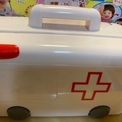 ぽぽちゃんクリニック救急車の画像