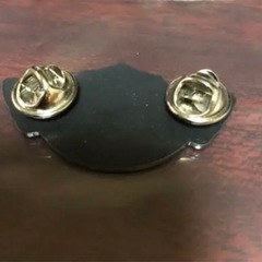 【ハーレーダビッドソンピンバッチ】レアな品です♪ １００年記念バッチ １９０３〜２００３の画像