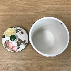 ☆値下げ☆ N2301-013 陶器のサニタリーポット② ロイヤルアーデン製　薔薇　傷、汚れありの画像
