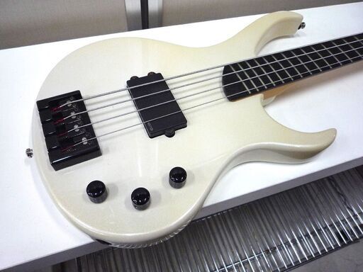 エレキベース ベース bass KRAMER D-1 アクティブベース パールホワイト ソフトケース付 クレイマー EMG 中古 札幌