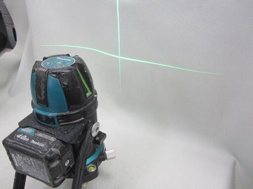 マキタ レーザー墨出し器 SK312GD 充電式屋内・屋外兼用墨出し器 グリーンレーザー 10.8V　4.0Ah 充電器付き 札幌 北20条店