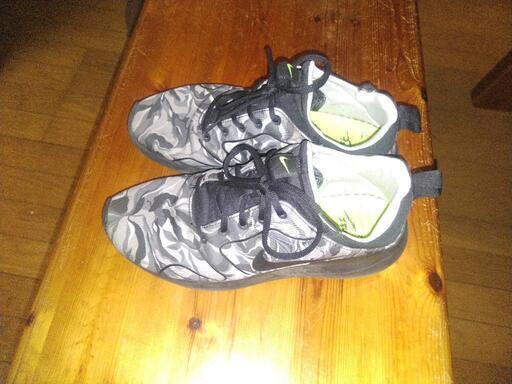 NIKE　カイシ　カモフラージュ　スニーカー