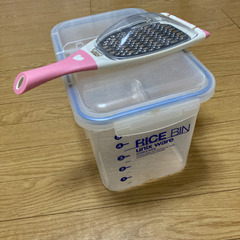 お米保存容器と便利グッズ